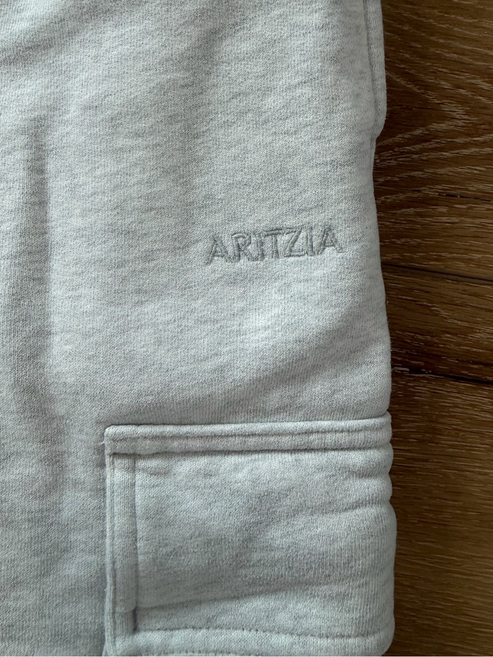 Aritzia Mega Fit Cargo Sweatpants - Picture 4 of 6